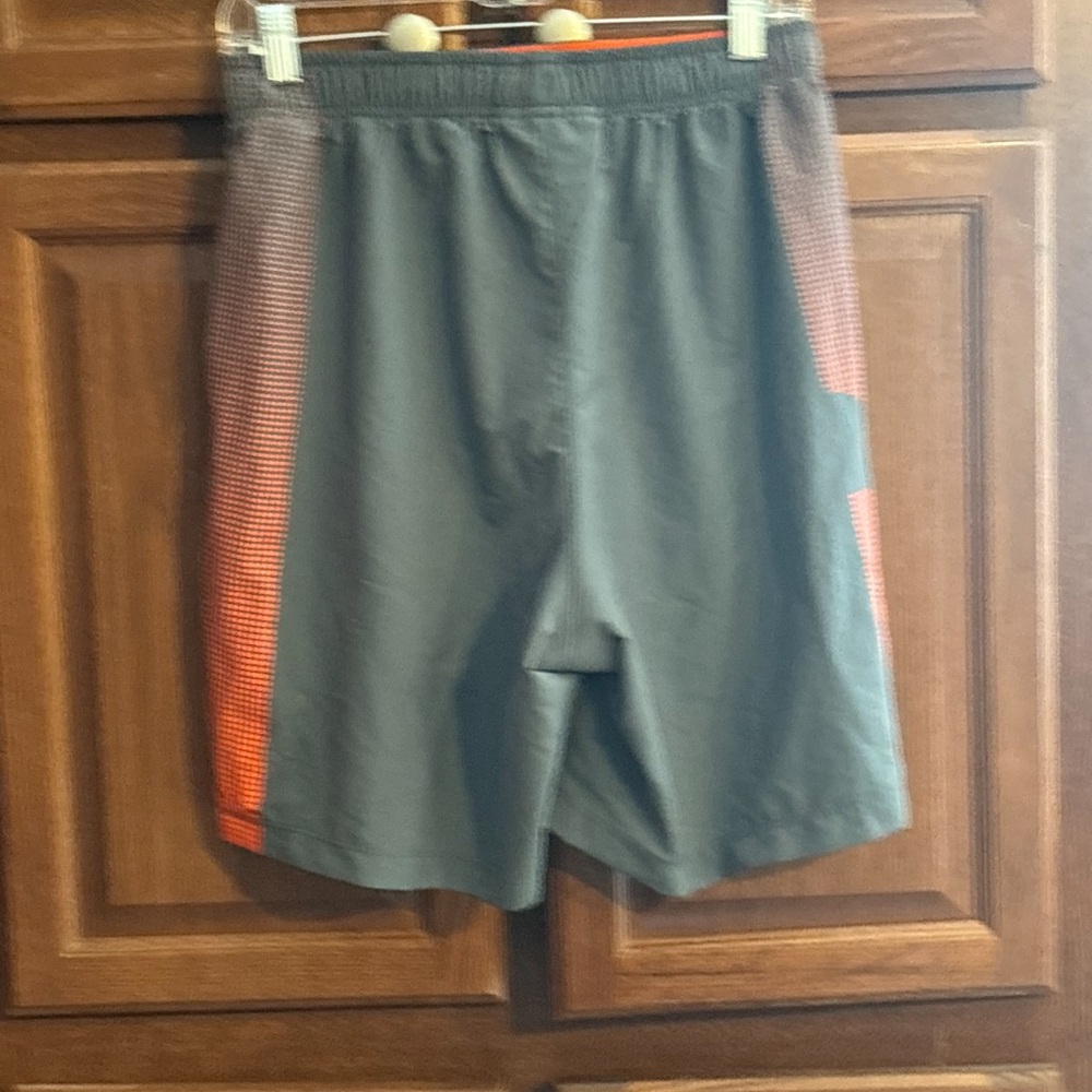 Under Armour Men’s Gray and Orange Athletic Shorts Lightweight Medium